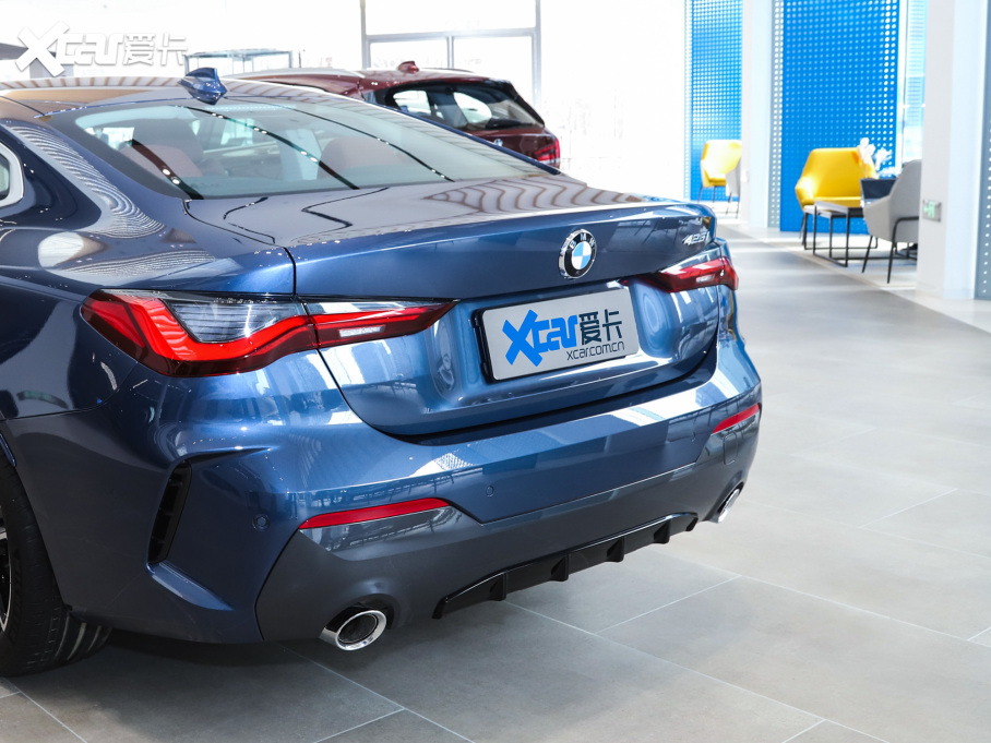 2022R4ϵ 425i M\b