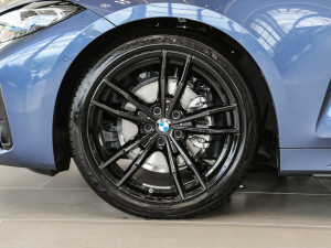 2022Ŀ 425i M\(yn)(dng)ҹb ݆Ȧ