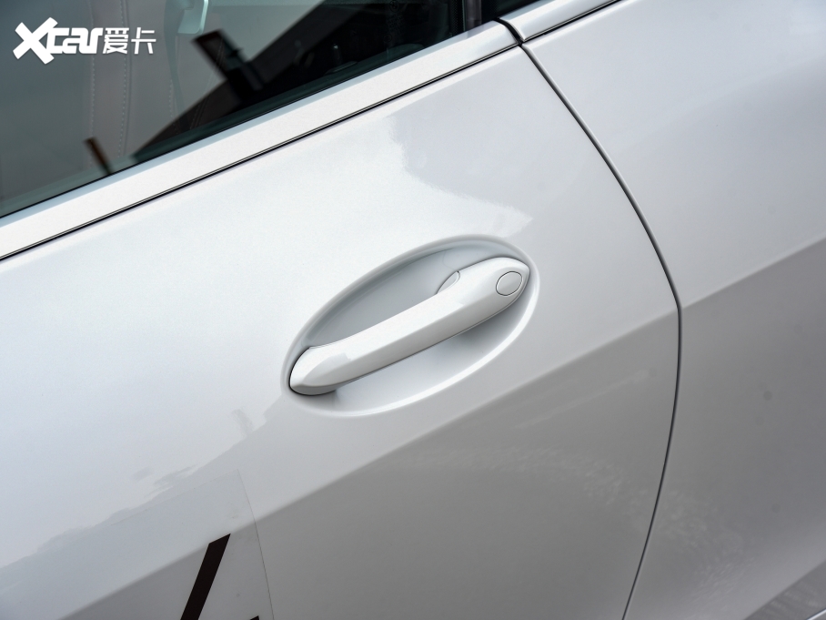 2022R4ϵ 425i M\b