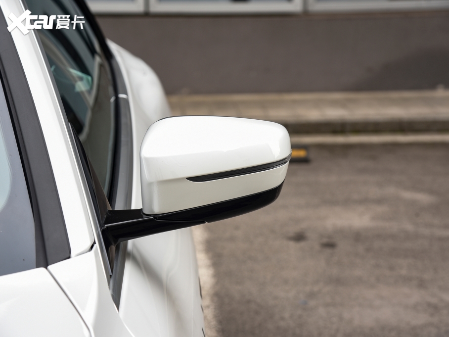 2022R4ϵ 425i M\b