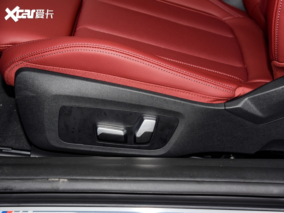 2022R4ϵ 425i M\b