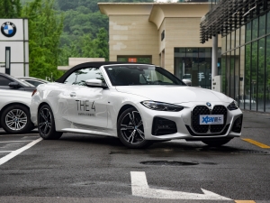 2022款425i 敞篷M运动套装 右前45度