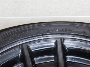 2022Ŀ 425i M\ҹb ݆̥ߴ