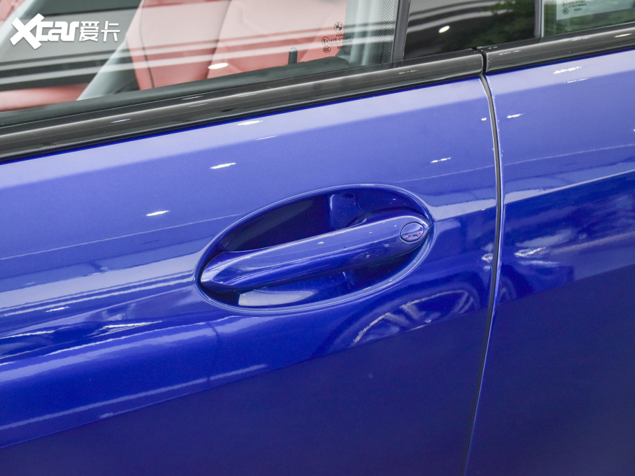 2021R8ϵT Ŀ 840i TI܇ M\b