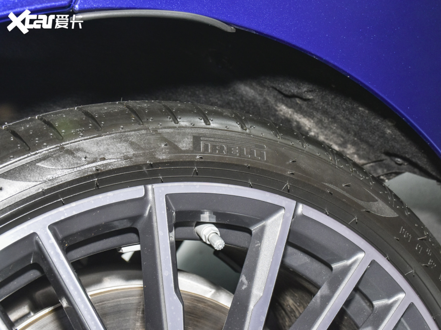 2021R8ϵT Ŀ 840i TI܇ M\b