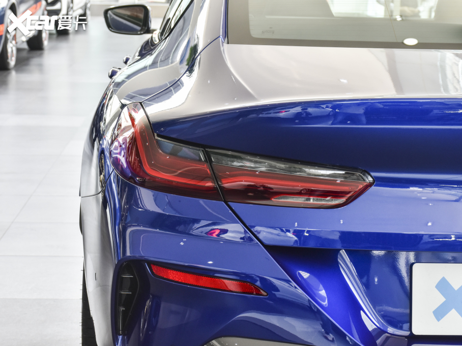 2021R8ϵT Ŀ 840i TI܇ M\b