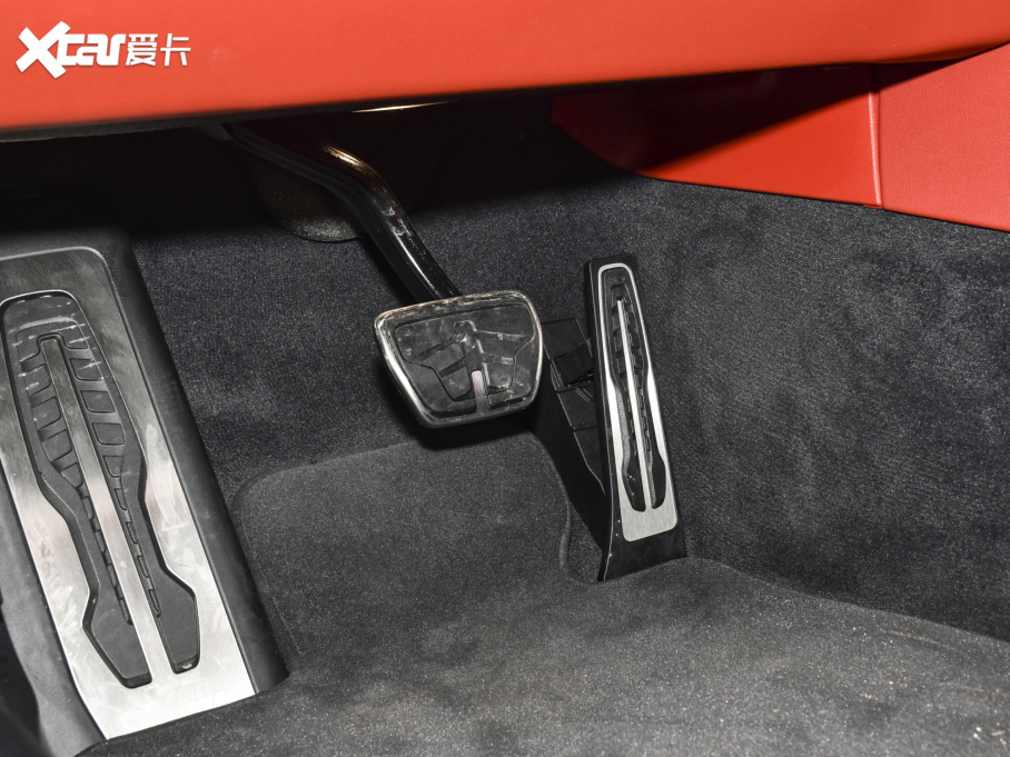 2021��R8ϵ���T �Ŀ� 840i ���T�I܇�� M�\(y��n)��(d��ng)���b