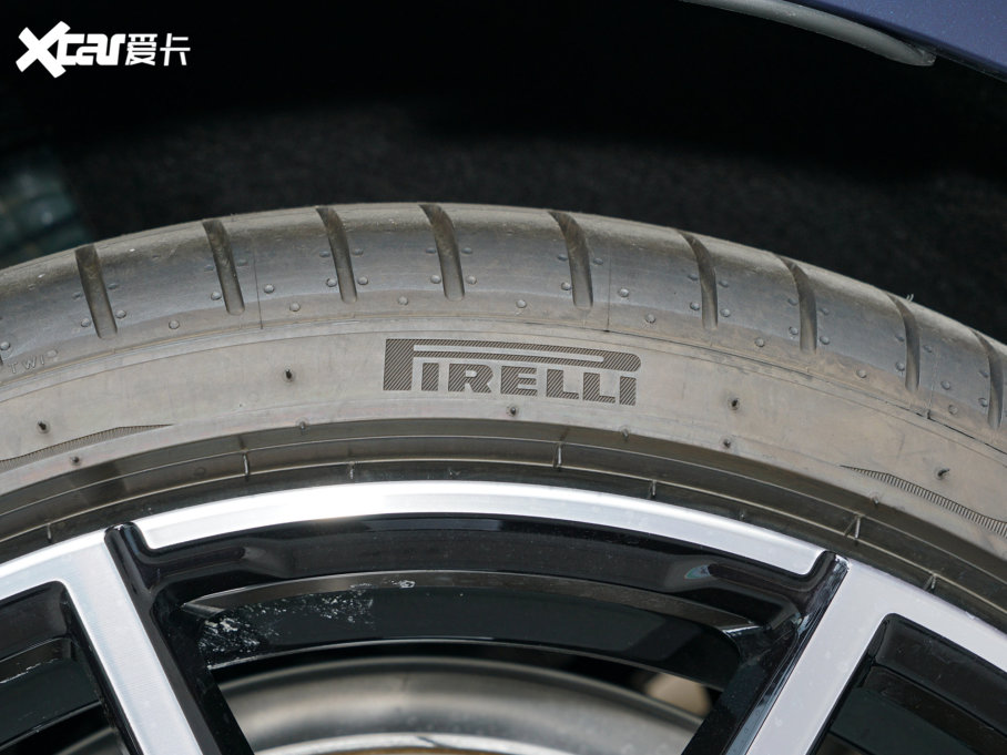 2022R8ϵT 840i TI܇ M\b