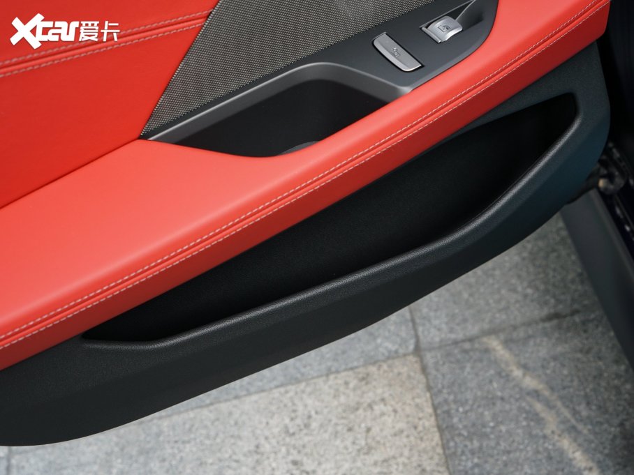 2022R8ϵT 840i TI܇ M\b