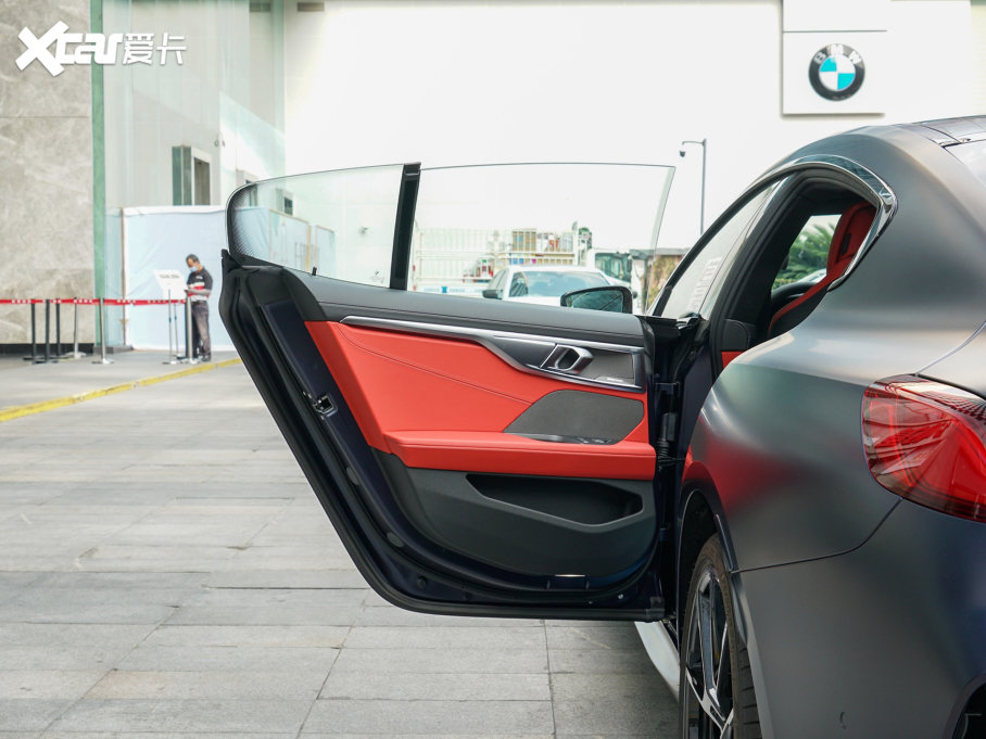 2022��R8ϵ���T 840i ���T�I��܇ M�\�����b