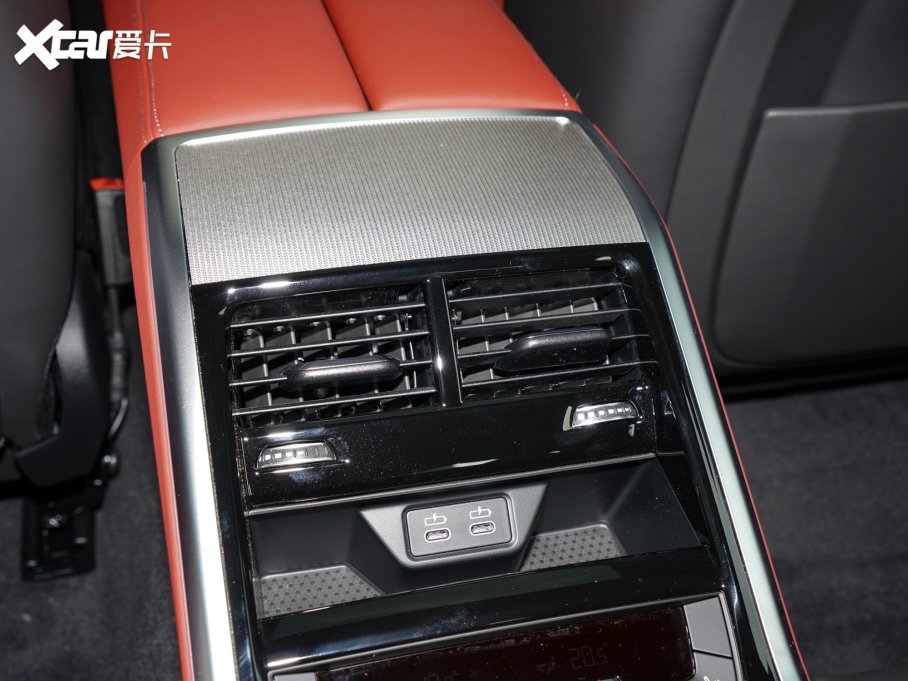 2022R8ϵT 840i TI܇ M\b