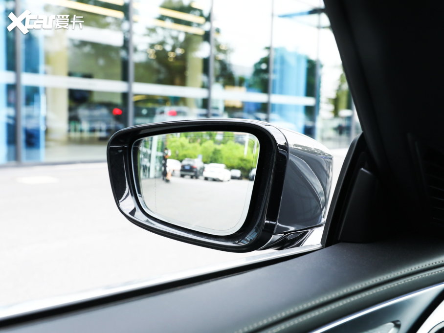 2022R8ϵT 840i xDrive TI܇ M\b