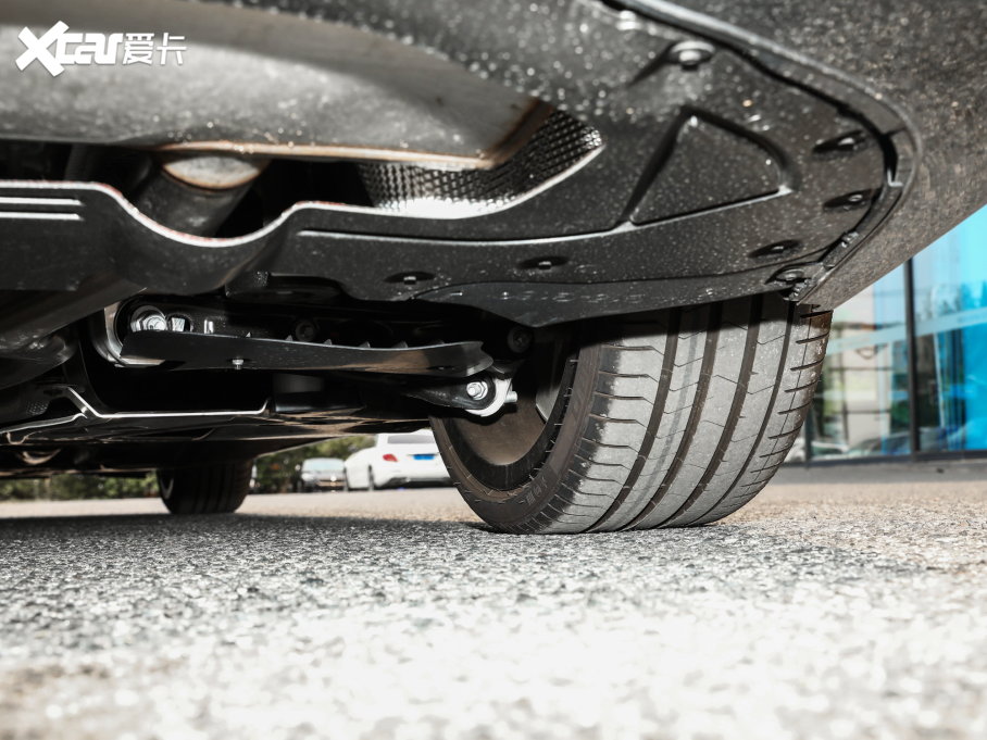 2022R8ϵT 840i xDrive TI܇ M\b