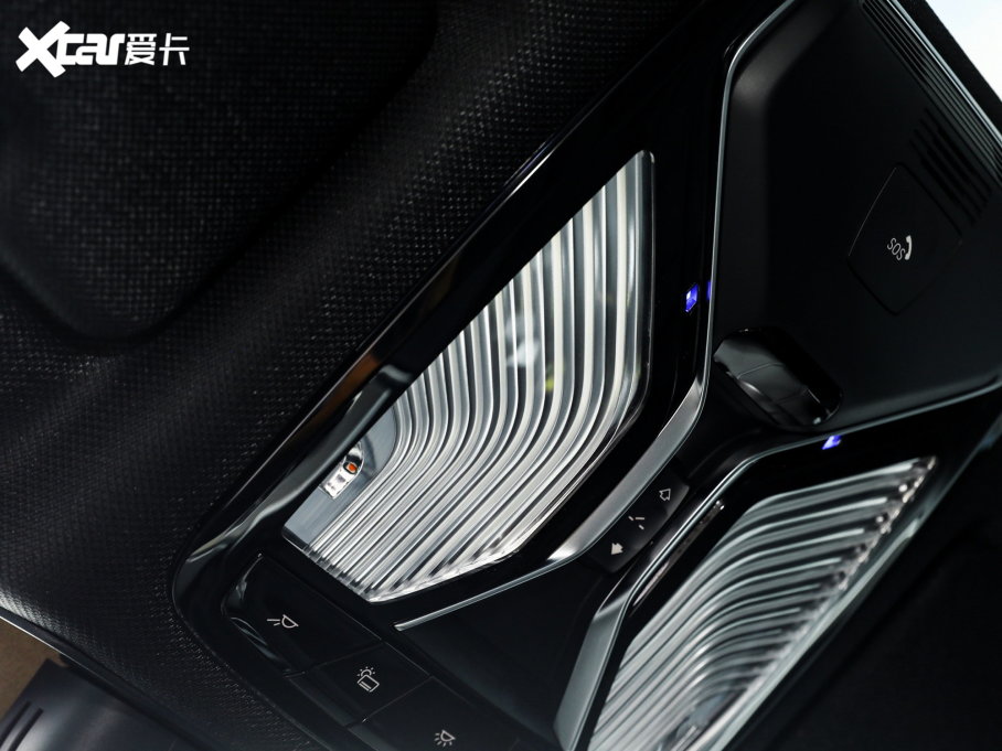 2022R8ϵT 840i xDrive TI܇ M\b