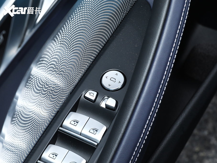 2022R8ϵT 840i xDrive TI܇ M\b