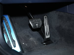 2022840i xDrive TI܇ M\b п؅^