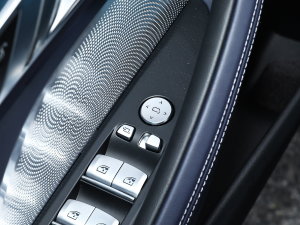 2022840i xDrive TI܇ M\b п؅^