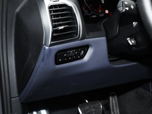 2022840i xDrive TI܇ M\b п؅^