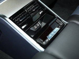 2022840i xDrive TI܇ M\b п؅^