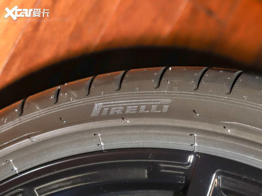 2021R8ϵ Ŀ 840i pTI܇ M\b