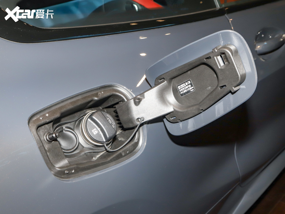 2021R8ϵ Ŀ 840i pTI܇ M\b