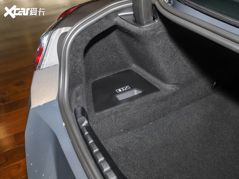 2021R8ϵ Ŀ 840i pTI܇ M\b