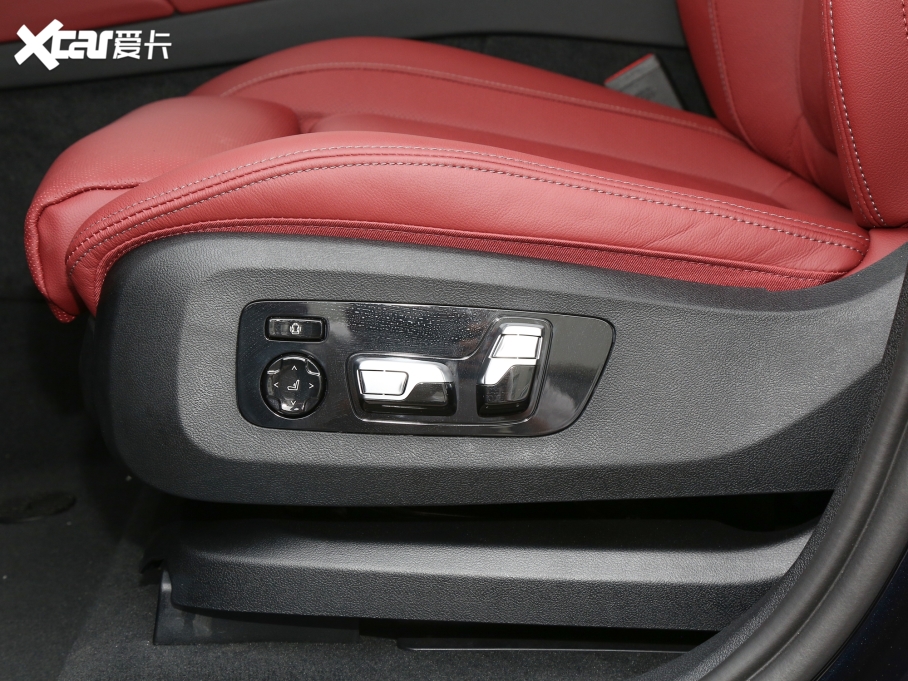 2022RX6 Ŀ xDrive40i  M\b