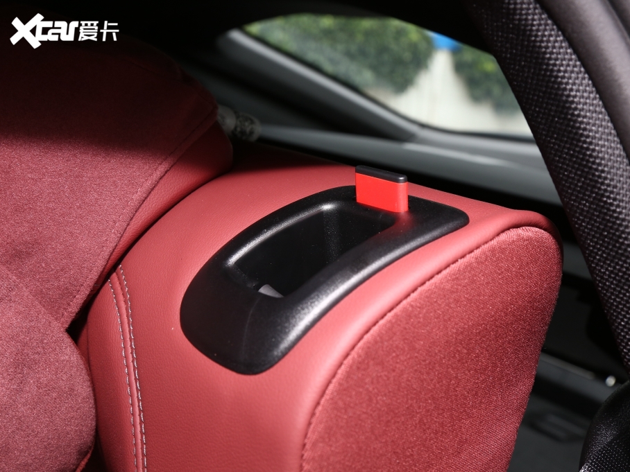 2022RX6 Ŀ xDrive40i  M\b