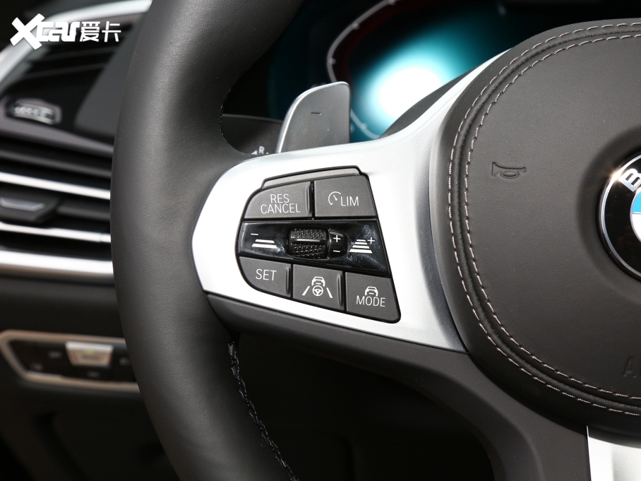 2022RX6 Ŀ xDrive40i  M\b