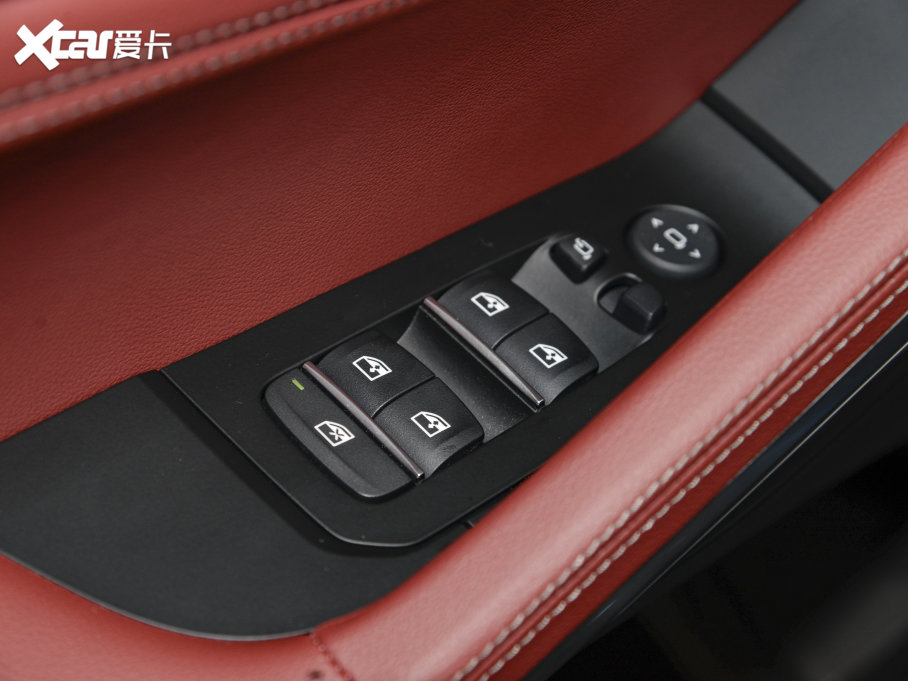 2022RX6 Ŀ xDrive30i M\b