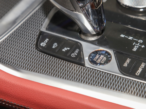 2022xDrive40i  M\b п؅^(q)