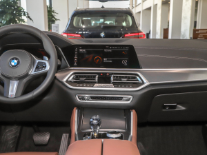 2022xDrive30i M\b п؅^