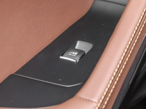 2022xDrive30i M\b п؅^