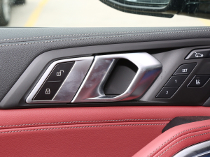 2022Ŀ xDrive40i  M\(yn)(dng)b п؅^(q)