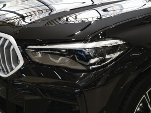 2022款改款 xDrive30i M运动套装 大灯