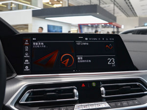 2022Ŀ xDrive30i M\(yn)(dng)b п؅^(q)