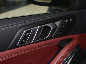 2022Ŀ xDrive30i M\b п؅^