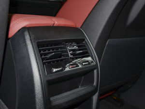 2022Ŀ xDrive30i M\b п؅^