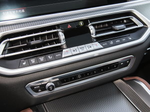 2022Ŀ xDrive40i M\b {{