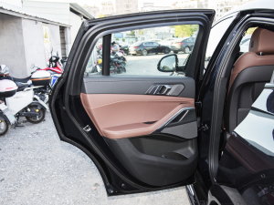 2022Ŀ xDrive40i M\b ܇T