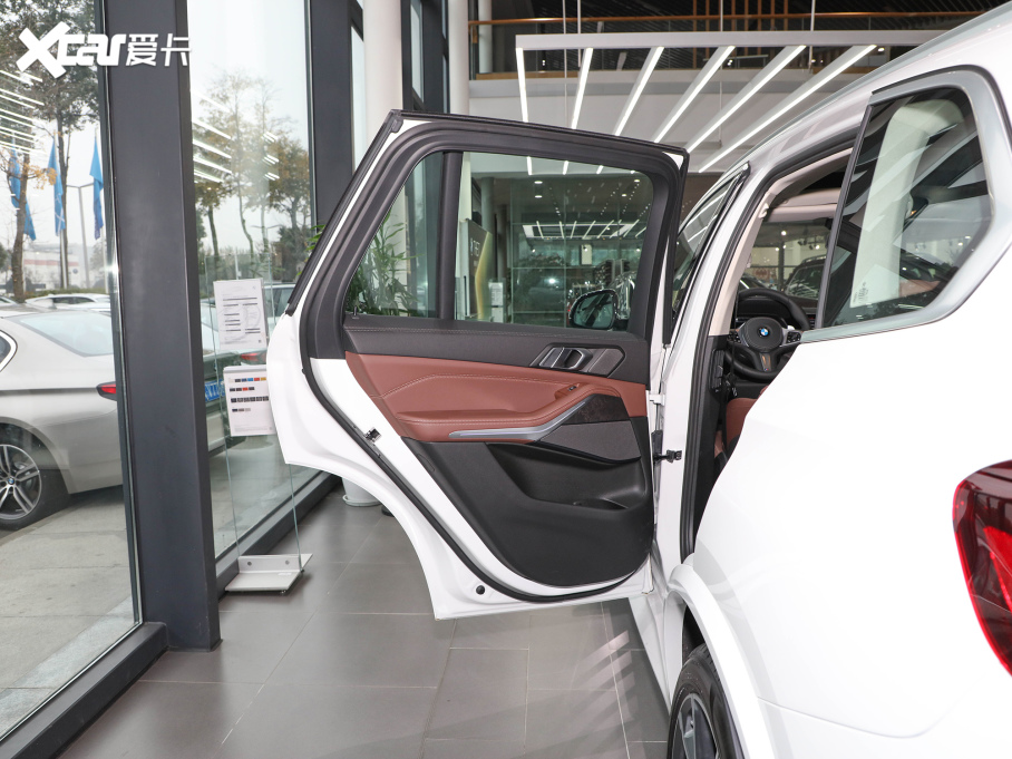 2022RX5(M) xDrive40i  M\b