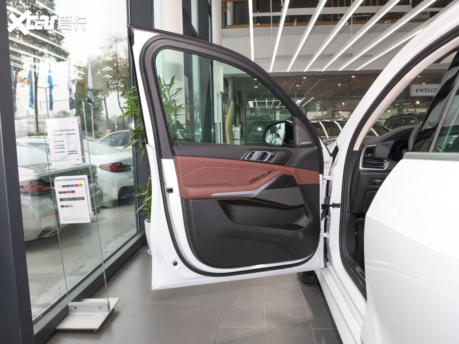 2022RX5(M) xDrive40i  M\b