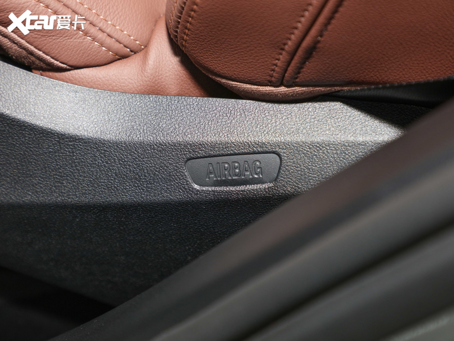 2022RX5(M) xDrive40i  M\b