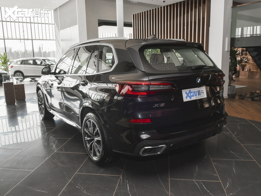 2022RX5(M) xDrive40i M\b