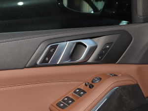 2022xDrive30i M\b п؅^(q)