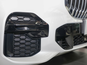 2022xDrive40i  M\b ^