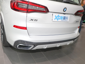 2022xDrive40i  M\b ^