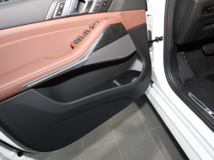 2022xDrive40i  M\b ǰTg