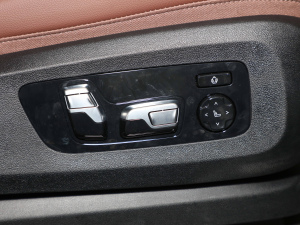 2022xDrive40i  M\b g