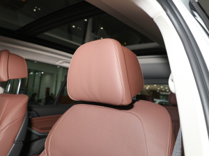 2022xDrive40i  M\b g